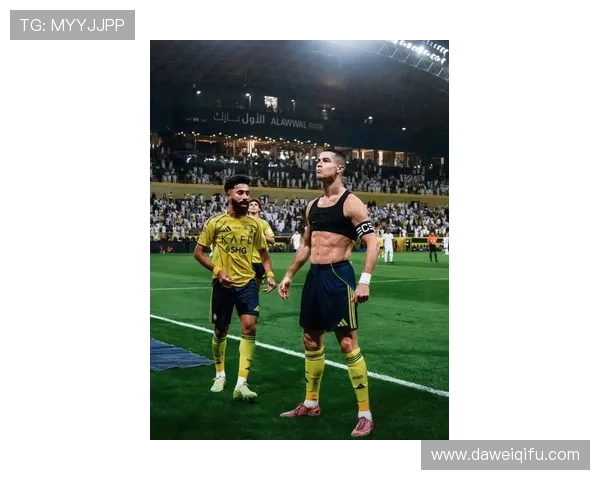 C罗评价贝克汉姆颜值出众自诩完美称自己具备所有优势